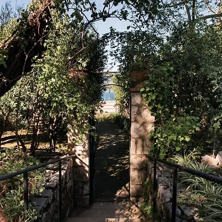 Villa Donna Elisa *