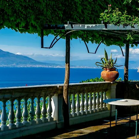 Villa Donna Elisa *