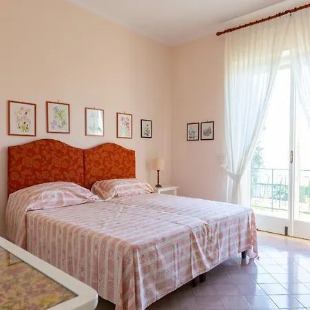 Donna Elisa Sorrento